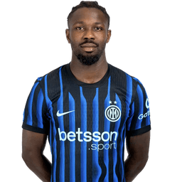 Marcus Thuram in France kit